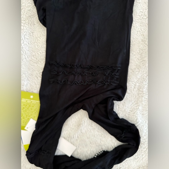 NWT Kickee Ruffle Footie - Picture 4 of 5